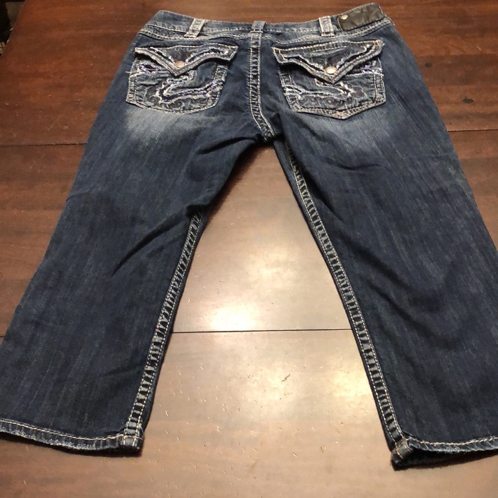 Silver Suki flap Capri.  Size 30.